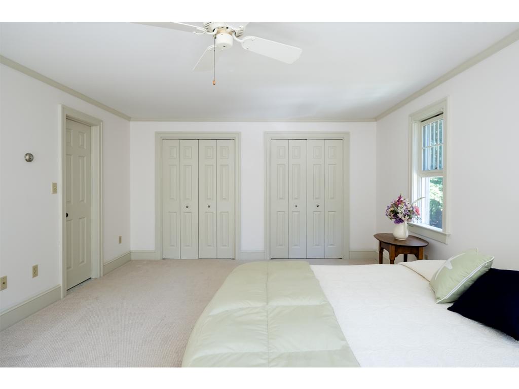 5 Robin Glen Road Stratham, NH 03885 - Photo 14 of 35