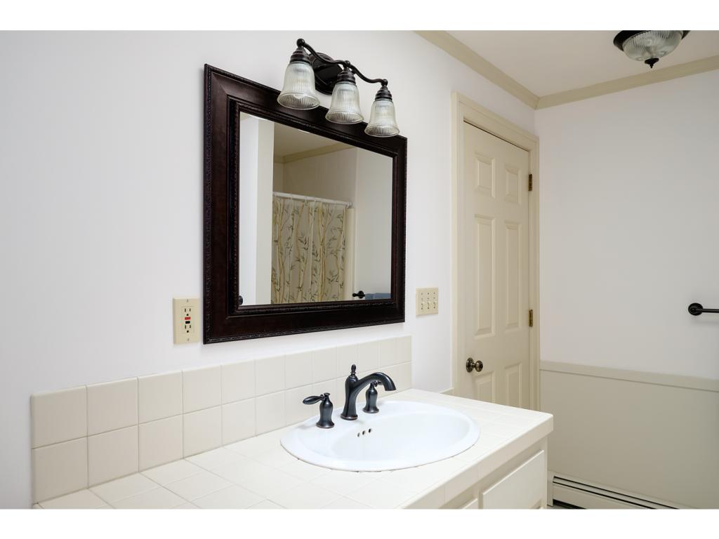 5 Robin Glen Road Stratham, NH 03885 - Photo 21 of 35