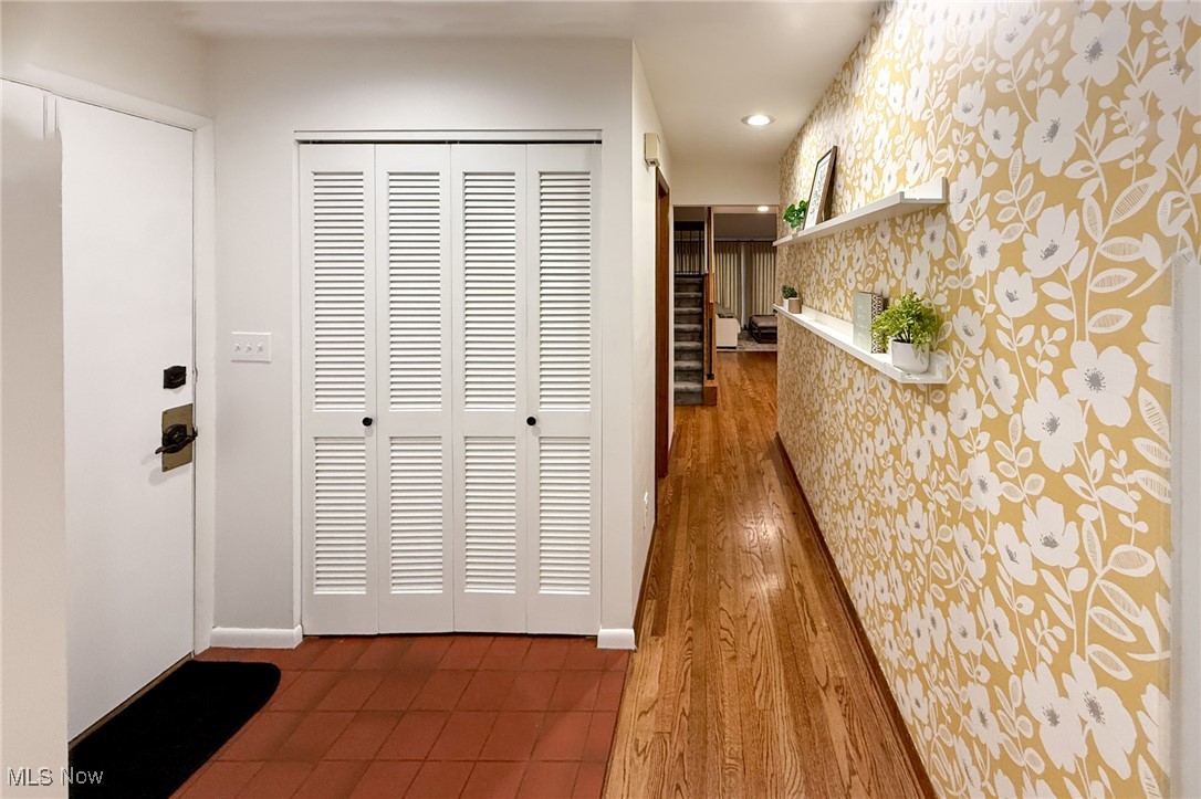 3328 Edington Road Akron, OH 44333 - Photo 4 of 42
