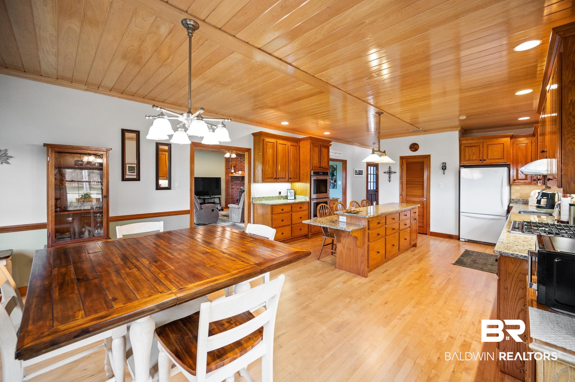 13871 Underwood Road Summerdale, AL 36580 - Photo 4 of 33 Kitchen with a kitchen island, and stainless steel appliances! Fridge does not convey.