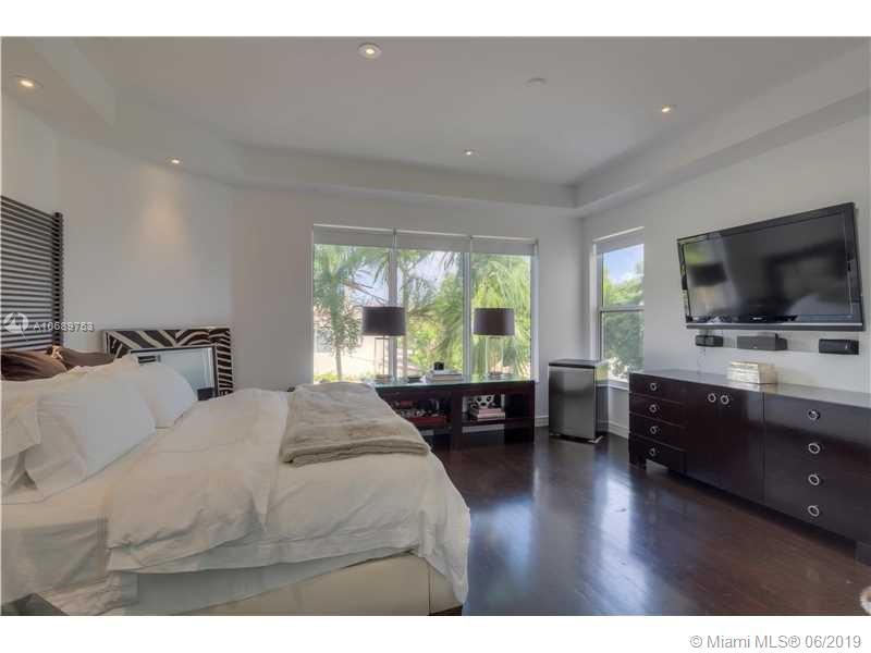 2965 North Bay Road Miami Beach, FL 33140 - Photo 16 of 26