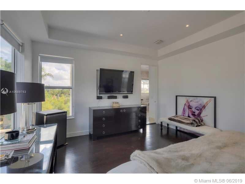 2965 North Bay Road Miami Beach, FL 33140 - Photo 17 of 26