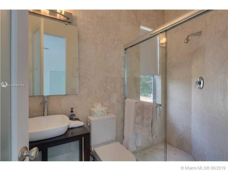 2965 North Bay Road Miami Beach, FL 33140 - Photo 23 of 26