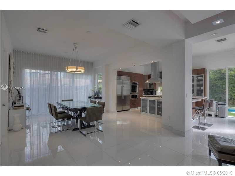 2965 North Bay Road Miami Beach, FL 33140 - Photo 8 of 26