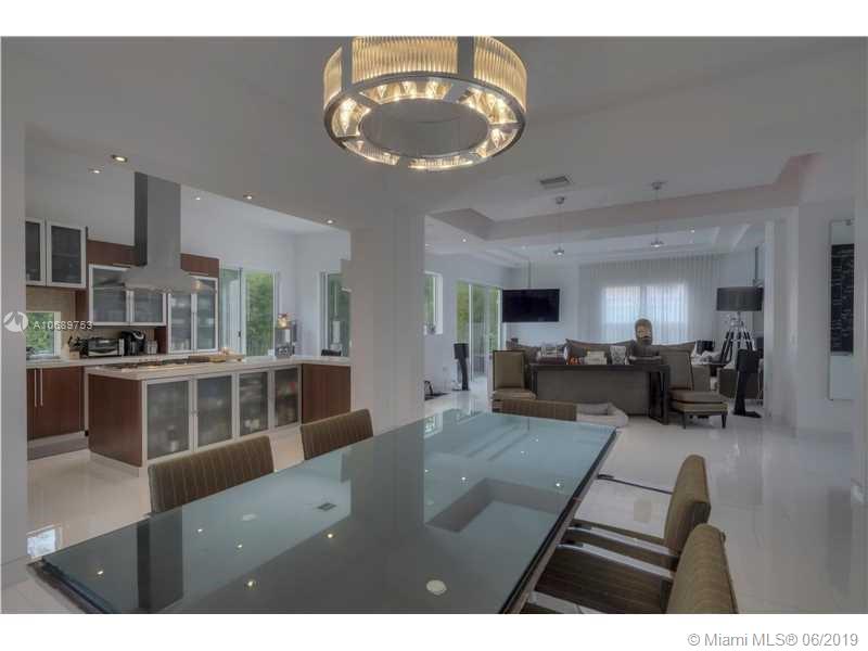 2965 North Bay Road Miami Beach, FL 33140 - Photo 9 of 26