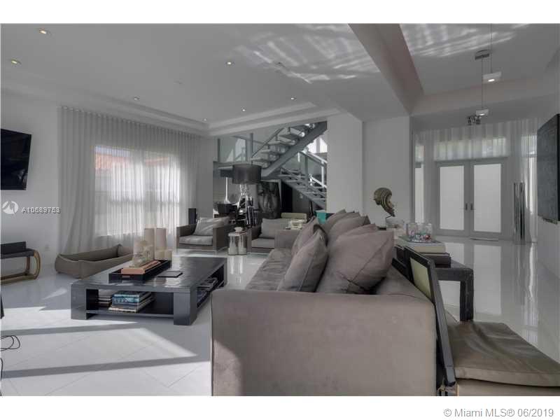 2965 North Bay Road Miami Beach, FL 33140 - Photo 10 of 26