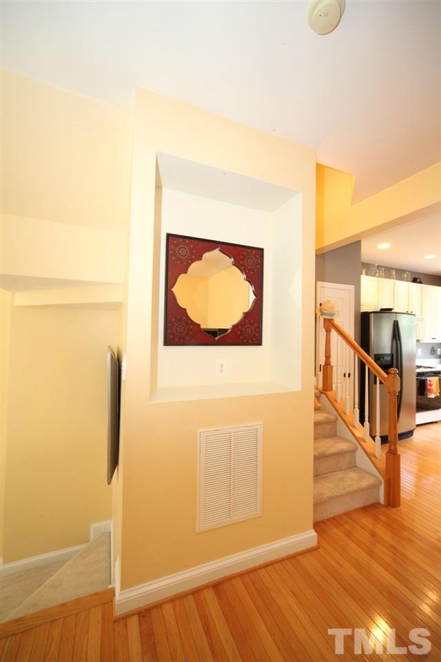 5508 Vista View Court Raleigh, NC 27612 - Photo 8 of 19 Decorative Alcove on second floor