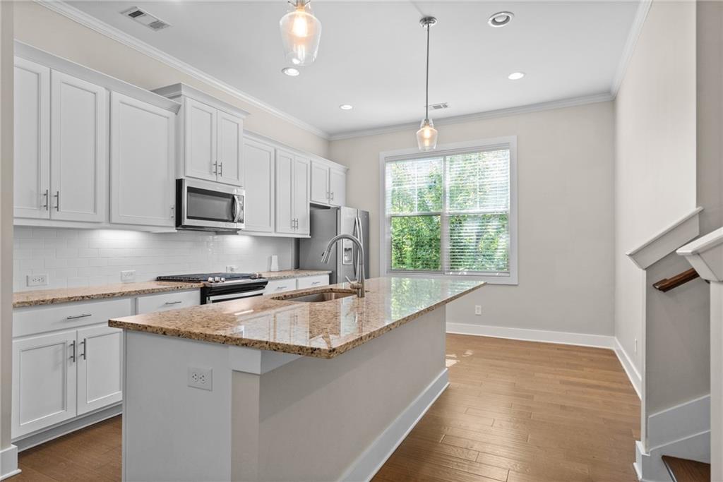 2180 Colvin Court Northwest Atlanta, GA 30318 - Photo 15 of 37