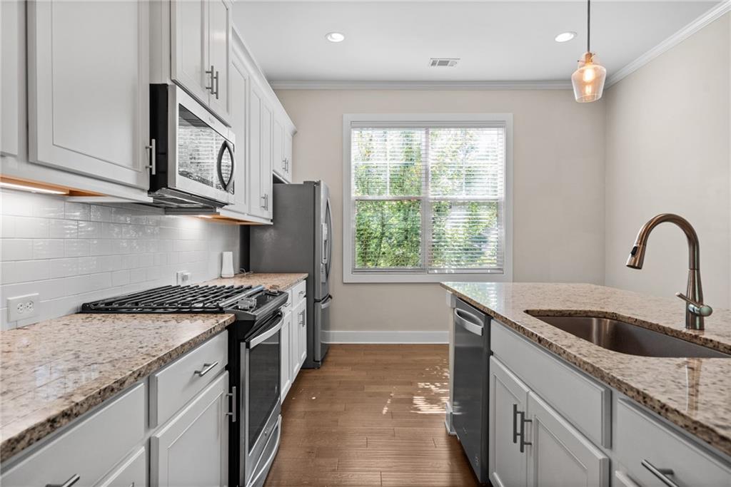 2180 Colvin Court Northwest Atlanta, GA 30318 - Photo 16 of 37