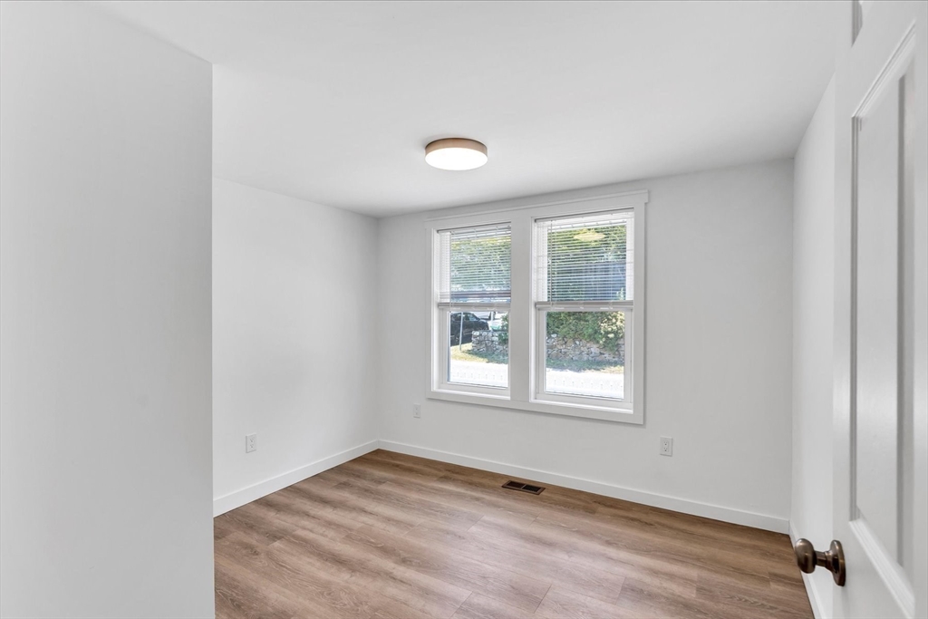 35 Locust Street Wareham, MA 02558 - Photo 12 of 35