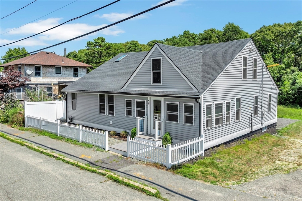 35 Locust Street Wareham, MA 02558 - Photo 3 of 35
