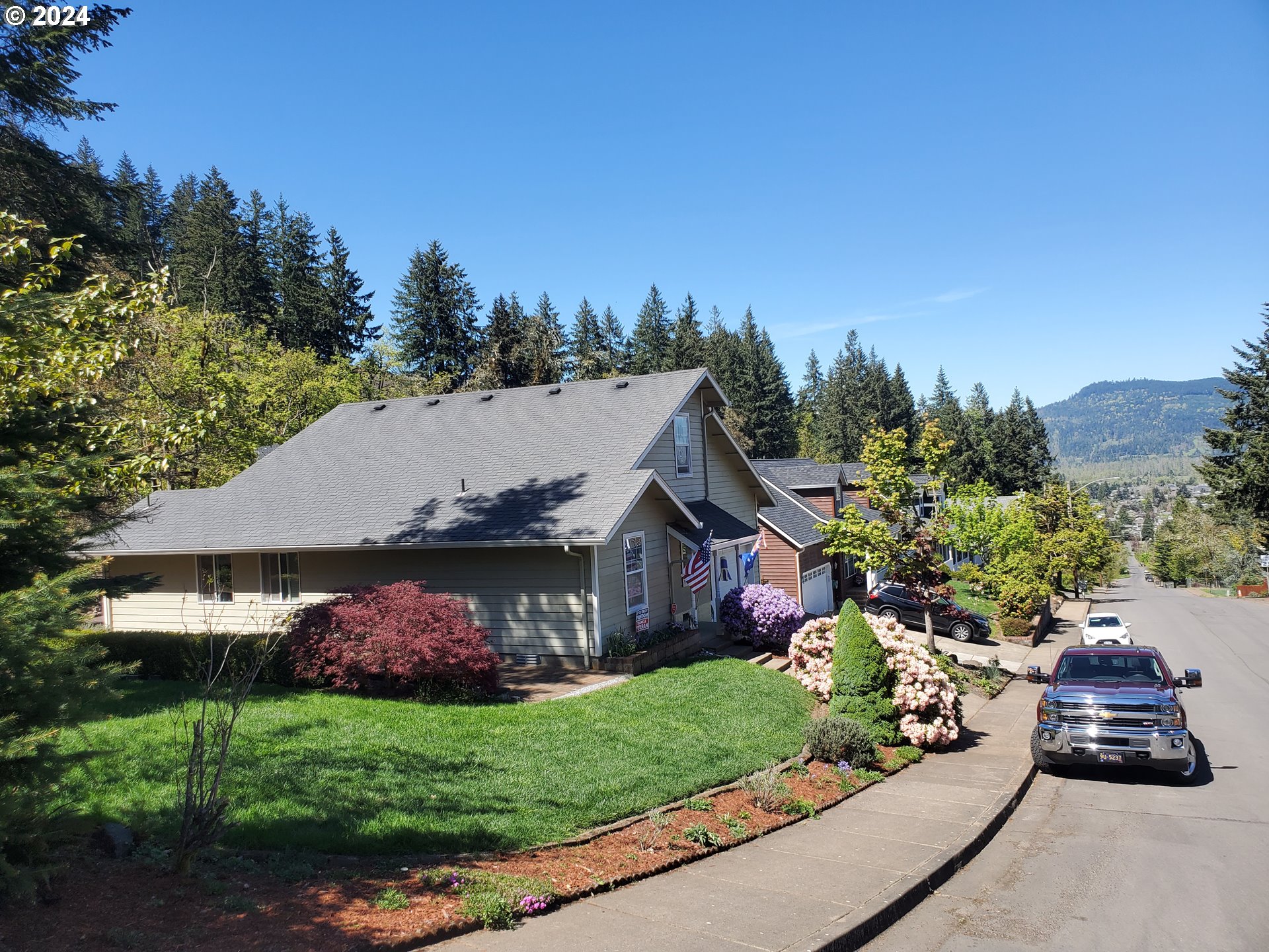 952 South 67th Street Springfield, OR 97478 - Photo 2 of 44 a aerial view of a house
