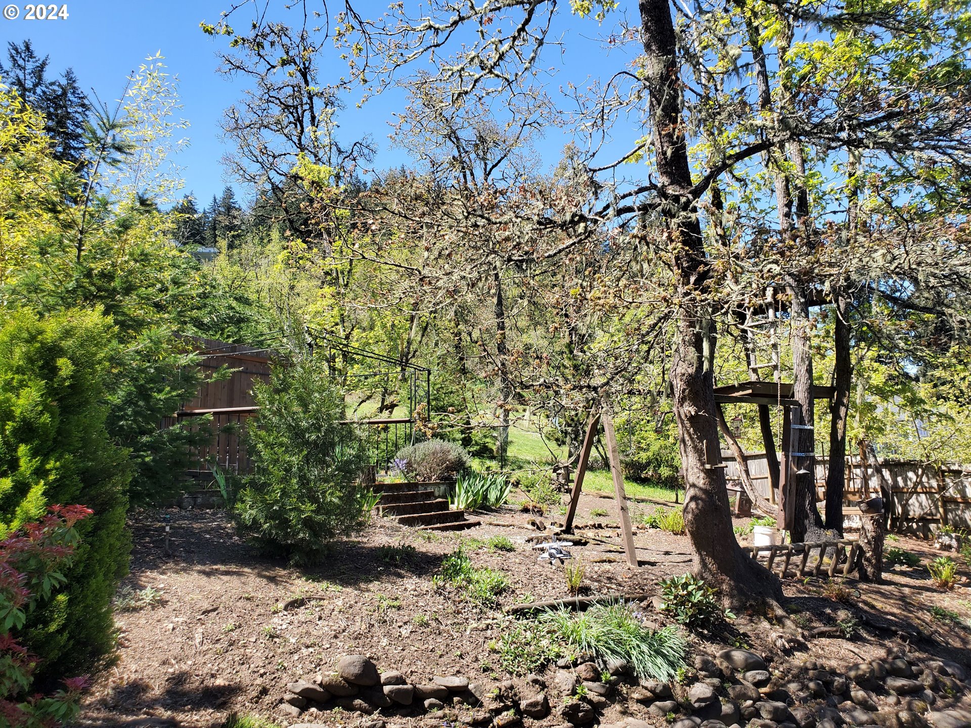 952 South 67th Street Springfield, OR 97478 - Photo 34 of 44 a view of backyard with green space