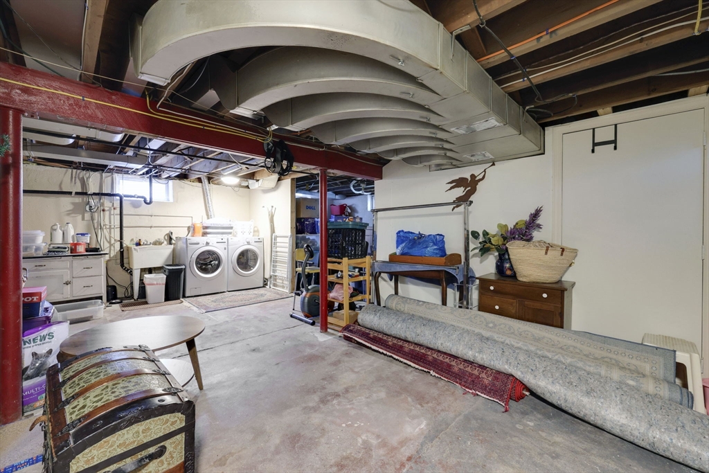 378 Roosevelt Avenue Springfield, MA 01118 - Photo 27 of 37