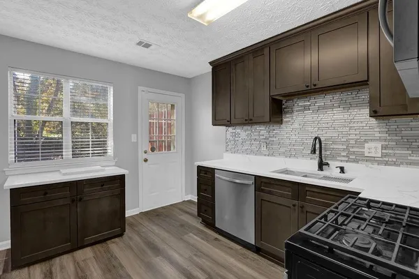 $225,000 | 6390 Wedgeview Drive, Tucker, GA 30084