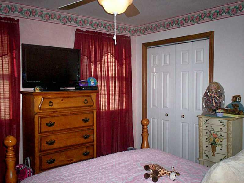 2694 Savannah Road New Castle, PA 16101 - Photo 5 of 15 Master Bedroom.
