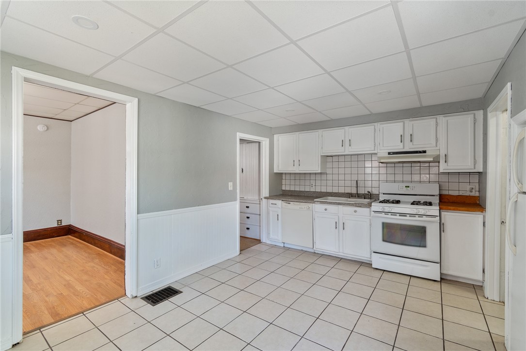 204 Fall Street Seneca Falls, NY 13148 - Photo 23 of 44