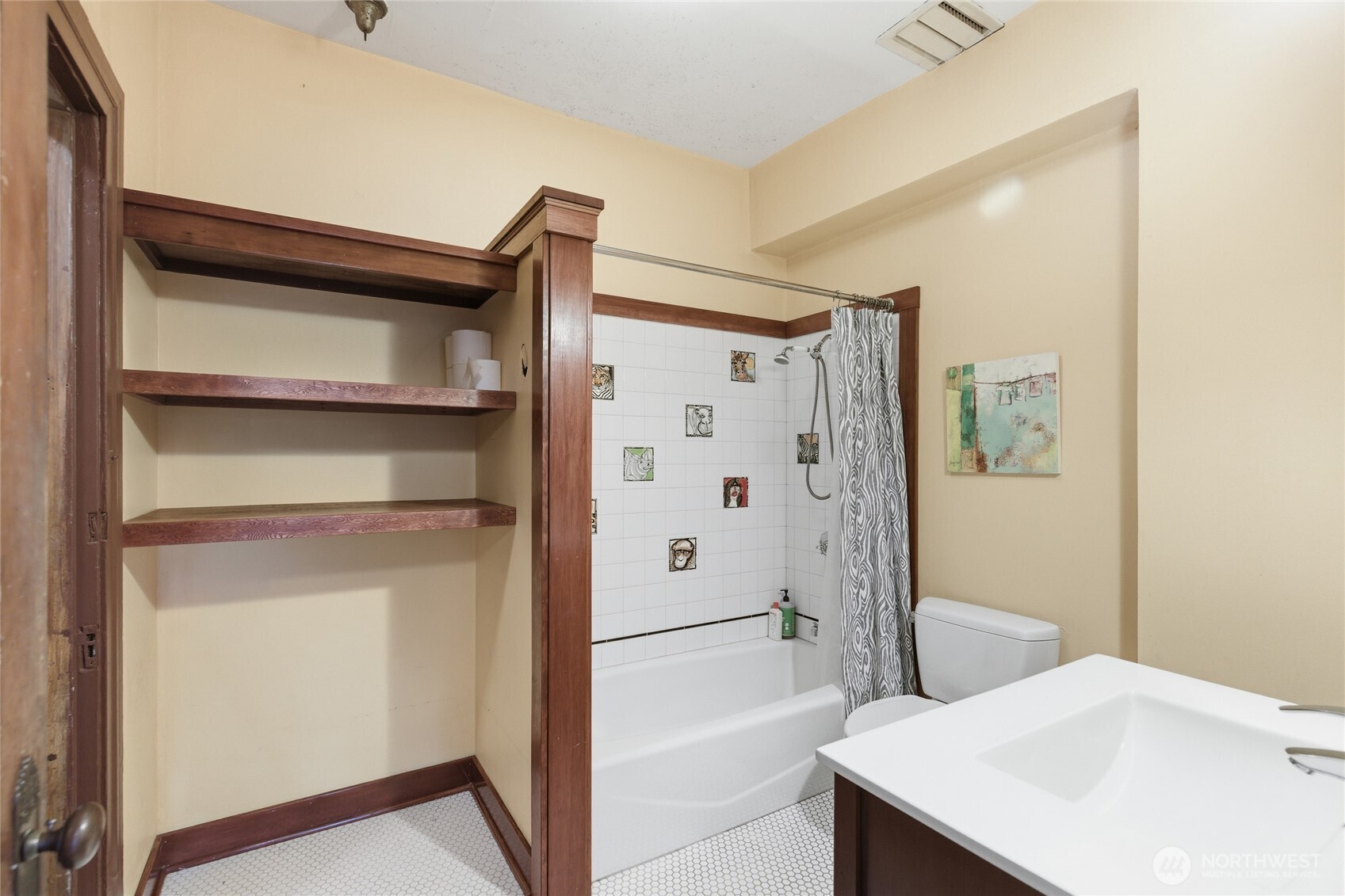 802 16th Avenue Seattle, WA 98122 - Photo 23 of 40