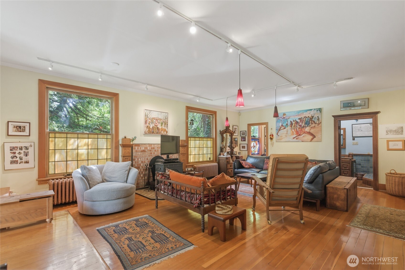 802 16th Avenue Seattle, WA 98122 - Photo 4 of 40