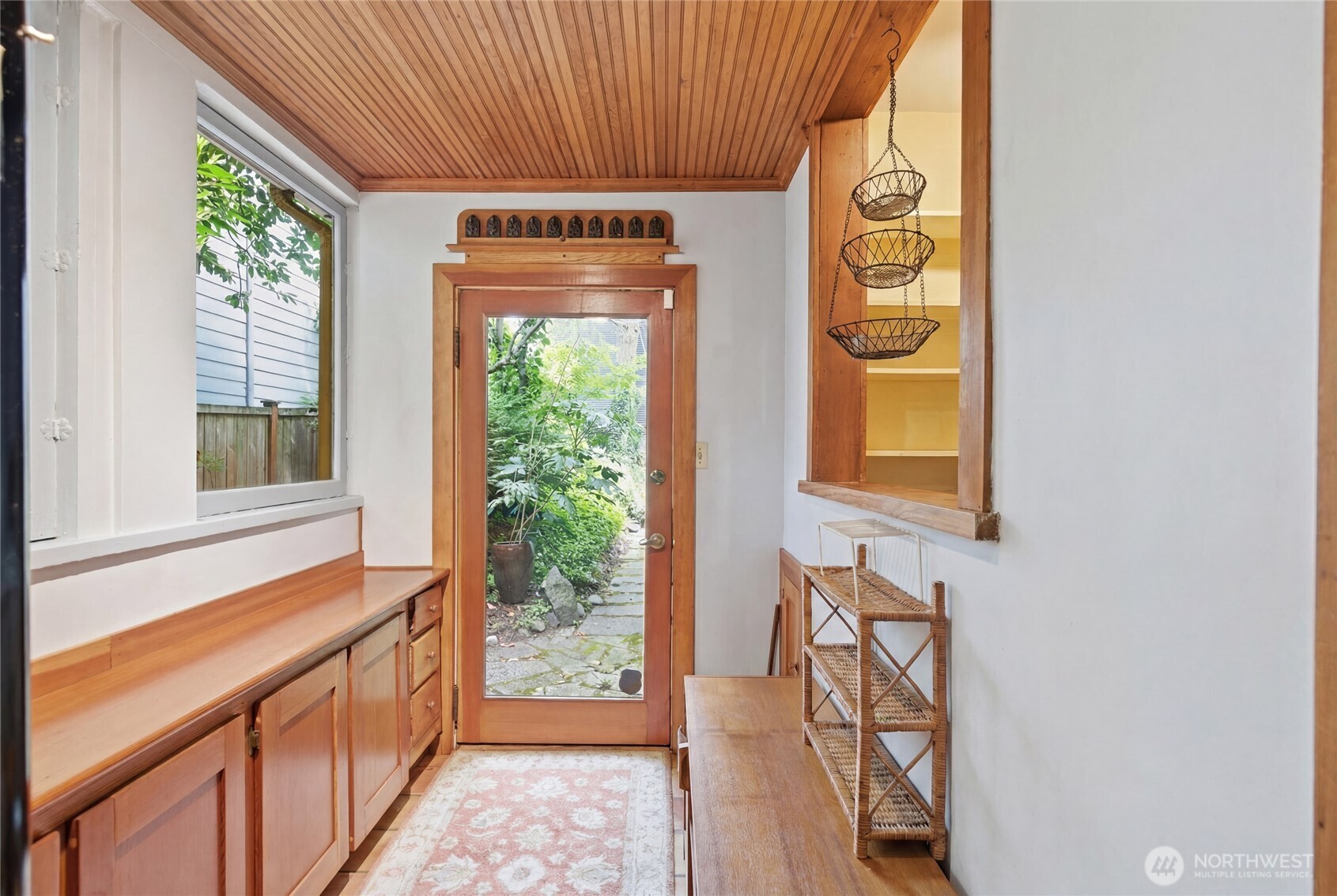 802 16th Avenue Seattle, WA 98122 - Photo 10 of 40