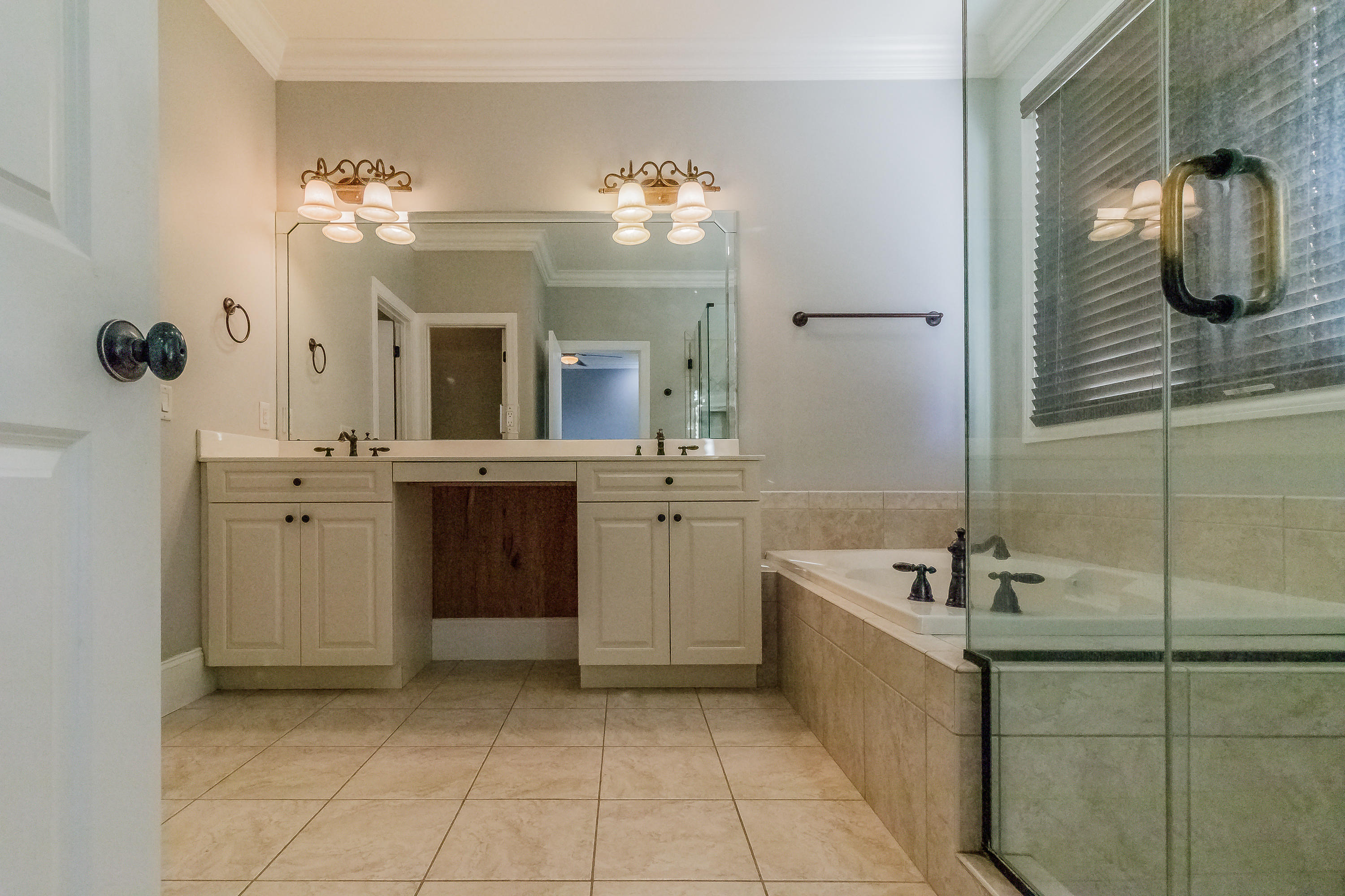 12 Pheonix Circle Rock Spring, GA 30739 - Photo 29 of 60 Master Bathroom