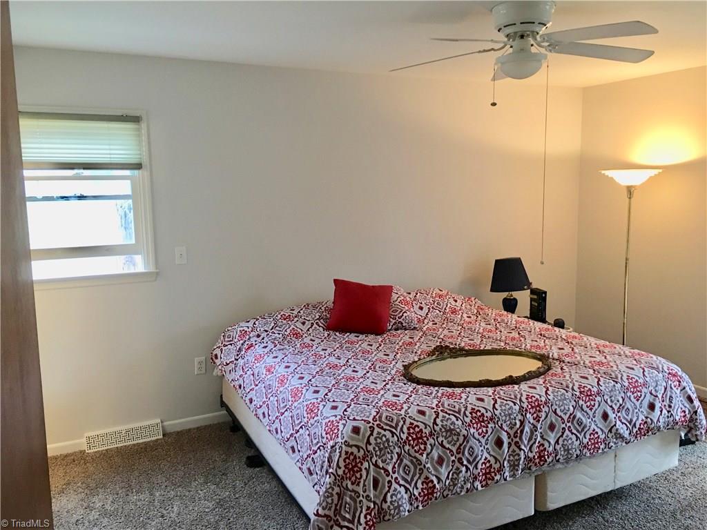 5875 Loop Road Clemmons, NC 27012 - Photo 5 of 11 Gallery Image 5