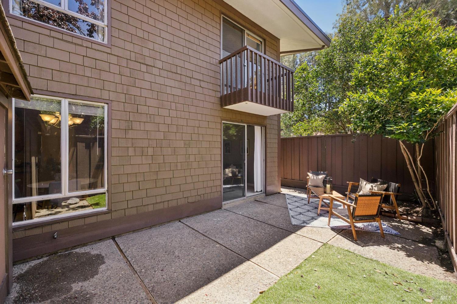 136 Surrey Lane San Rafael, CA 94903 - Photo 12 of 31