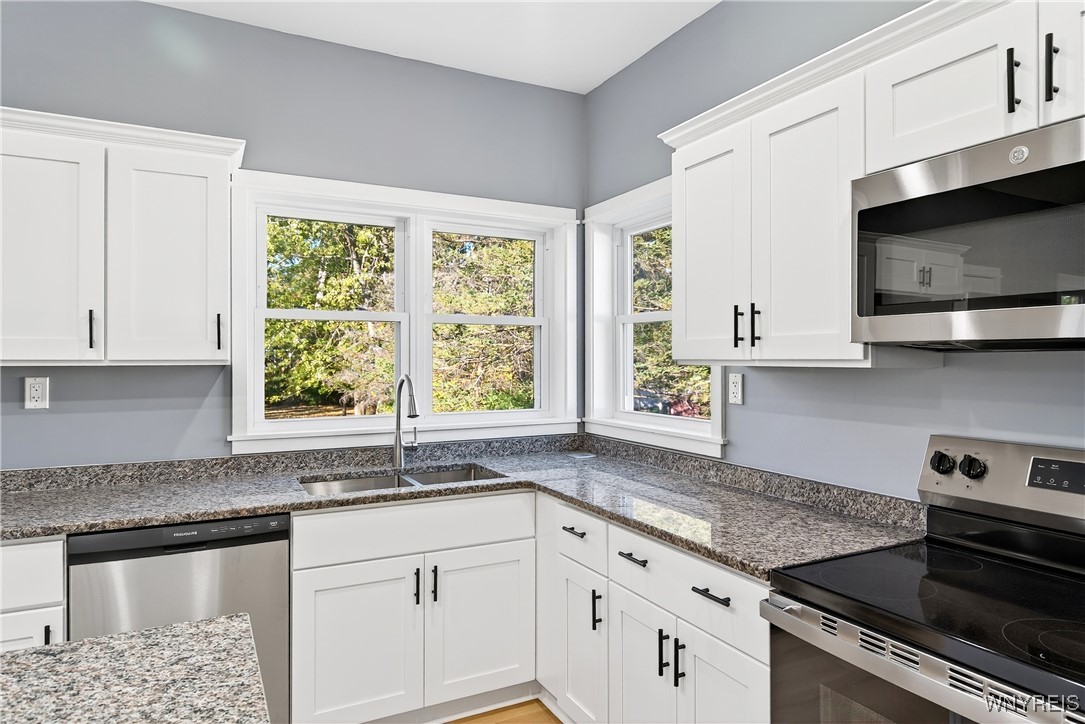 6429 Hamm Road Lockport Town, NY 14094 - Photo 15 of 42