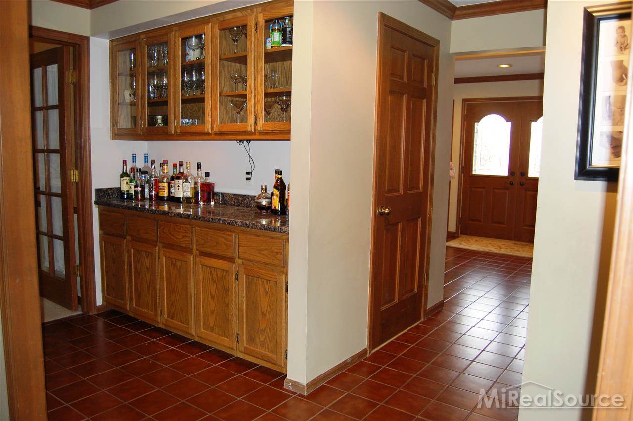 1833 Jason Circle Rochester, MI 48306 - Photo 6 of 29 31203423-5.JPG