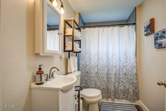 $1,400 | 1330 East Sevier Avenue, Kingsport, TN 37664