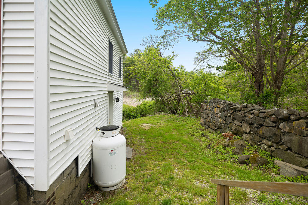 427 Haley Road Kittery, ME 03905 - Photo 8 of 36 IMG_0324