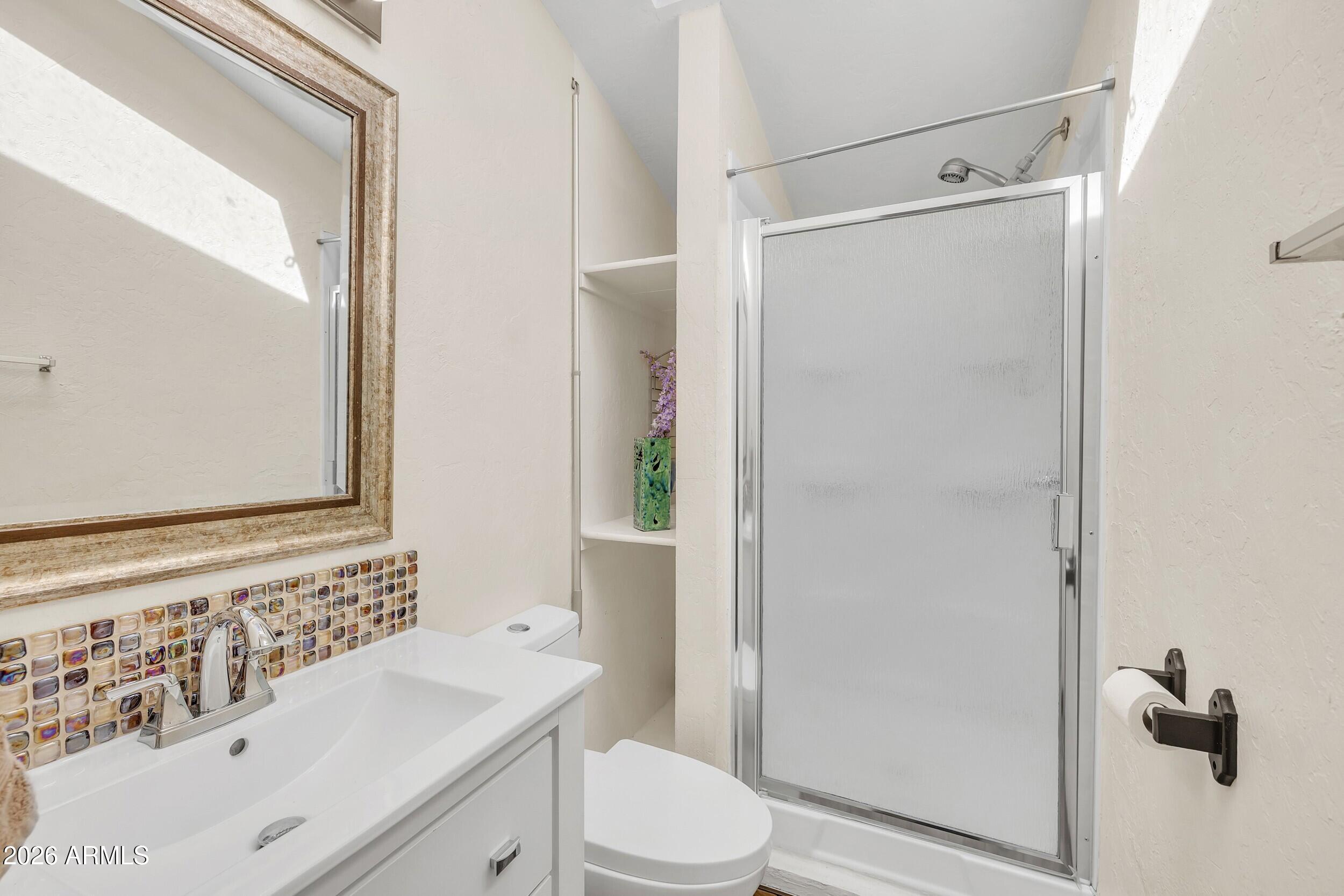 205 South Ponderosa Street Payson, AZ 85541 - Photo 13 of 35 unit c - guest bathroom