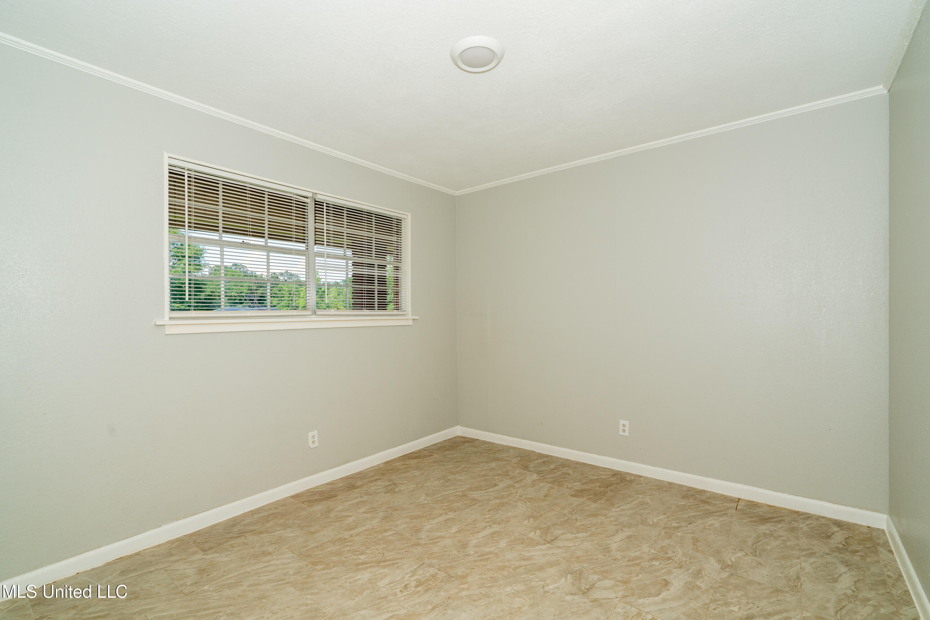 264 Alexander Road Long Beach, MS 39560 - Photo 6 of 9 2 Aladdin Dr-00168