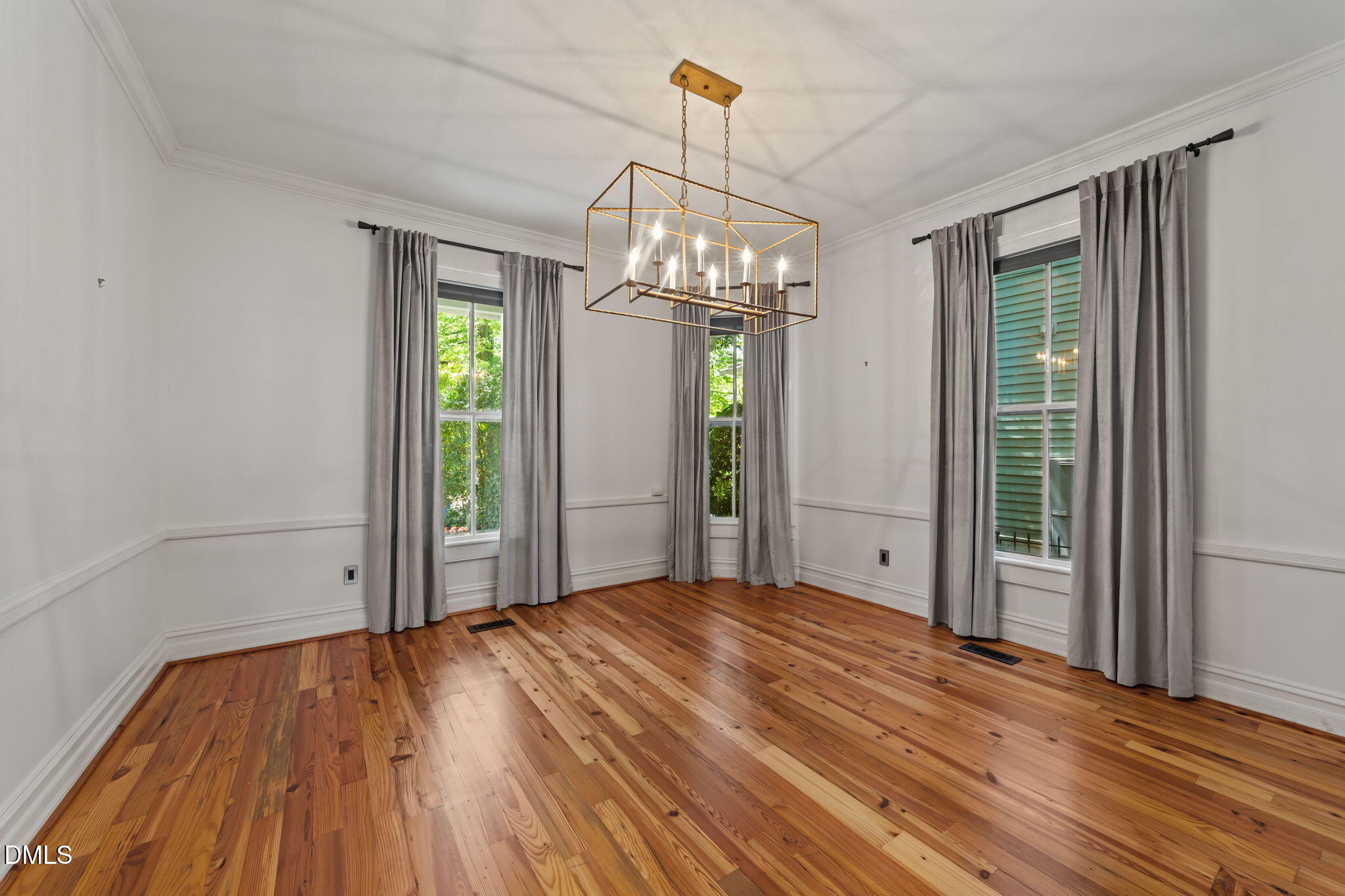 511 Oakwood Avenue Raleigh, NC 27604 - Photo 12 of 65 -