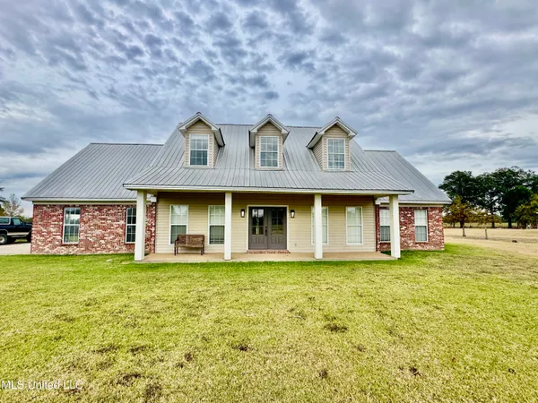 $460,000 | 64 Horseshoe Drive, Merigold, MS 38759