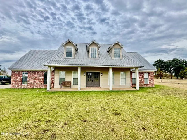 $460,000 | 64 Horseshoe Drive, Merigold, MS 38759