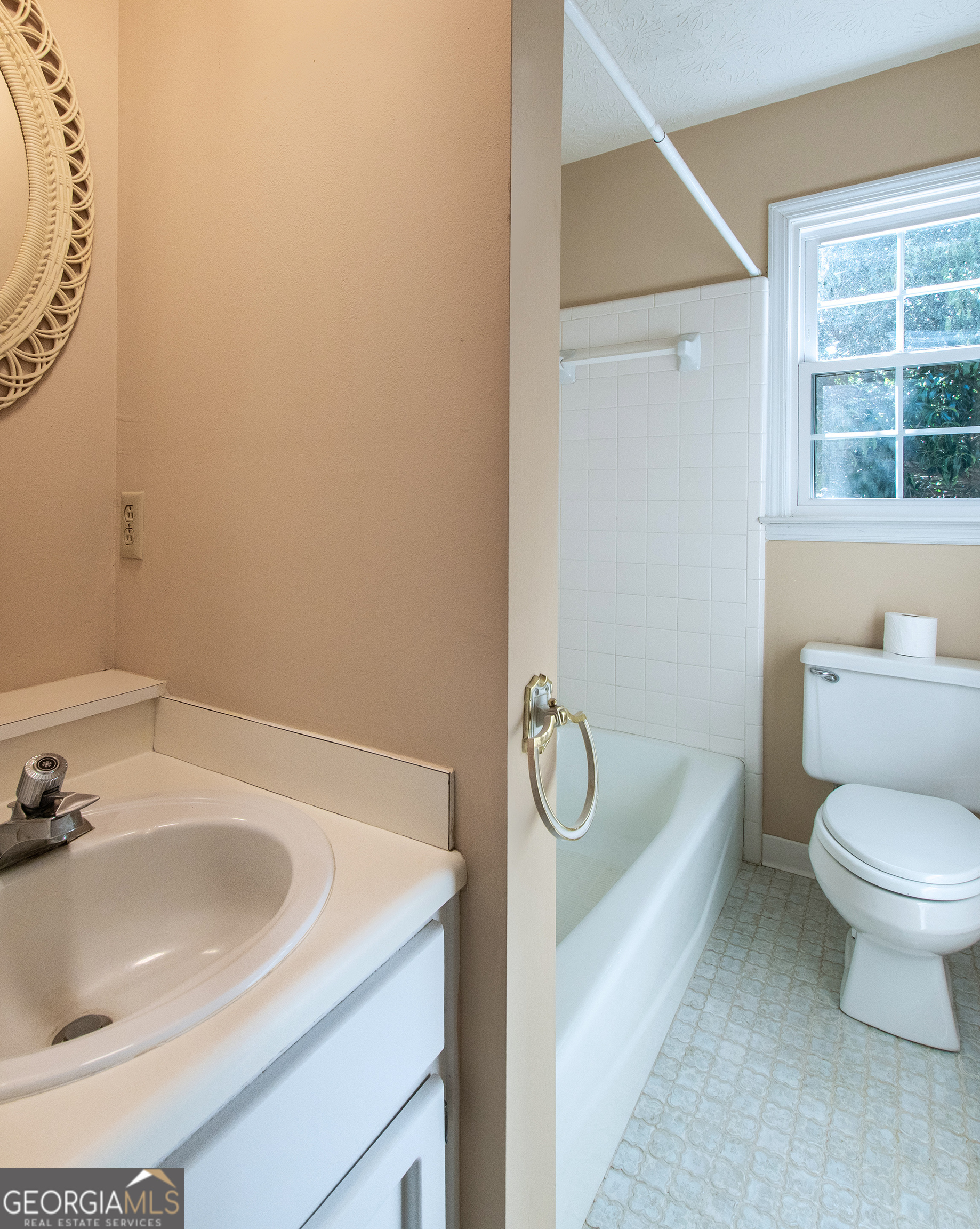 13819 Woolsey Road Hampton, GA 30228 - Photo 85 of 100 a bathroom with a sink and a toilet