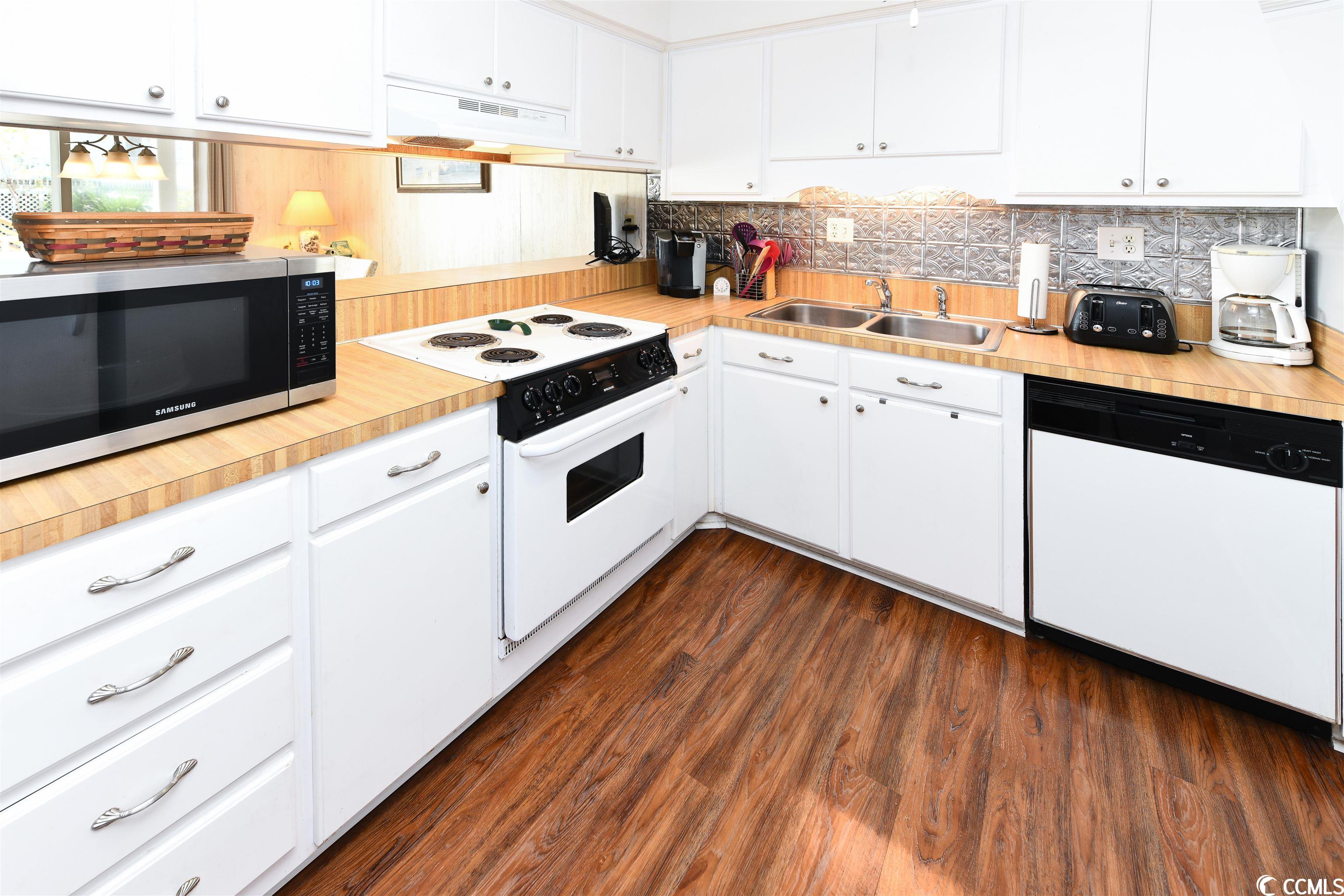 416 North Ocean Boulevard, Unit E19 Surfside Beach, SC 29575 - Photo 4 of 30