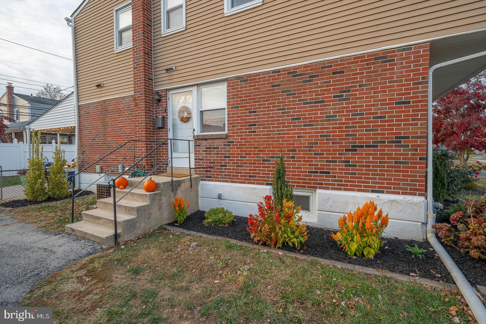 825 Hood Road Swarthmore, PA 19081 - Photo 3 of 56