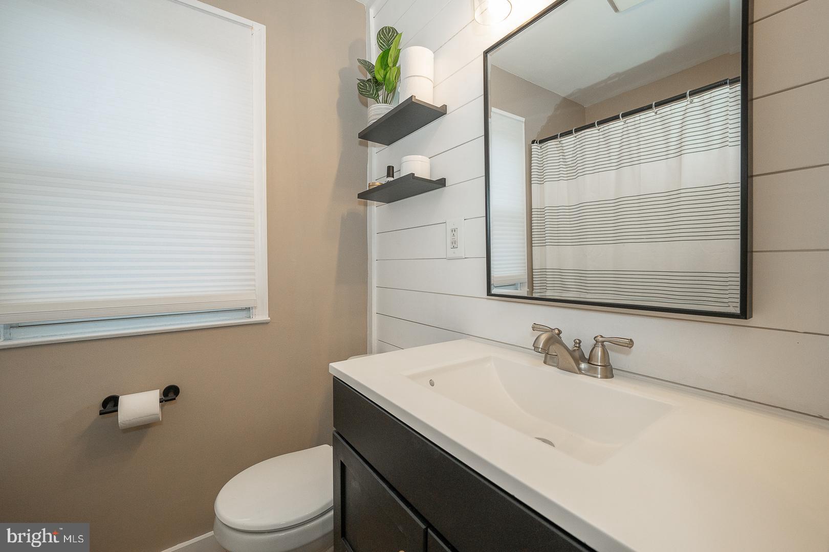 825 Hood Road Swarthmore, PA 19081 - Photo 33 of 56 Hall Bath