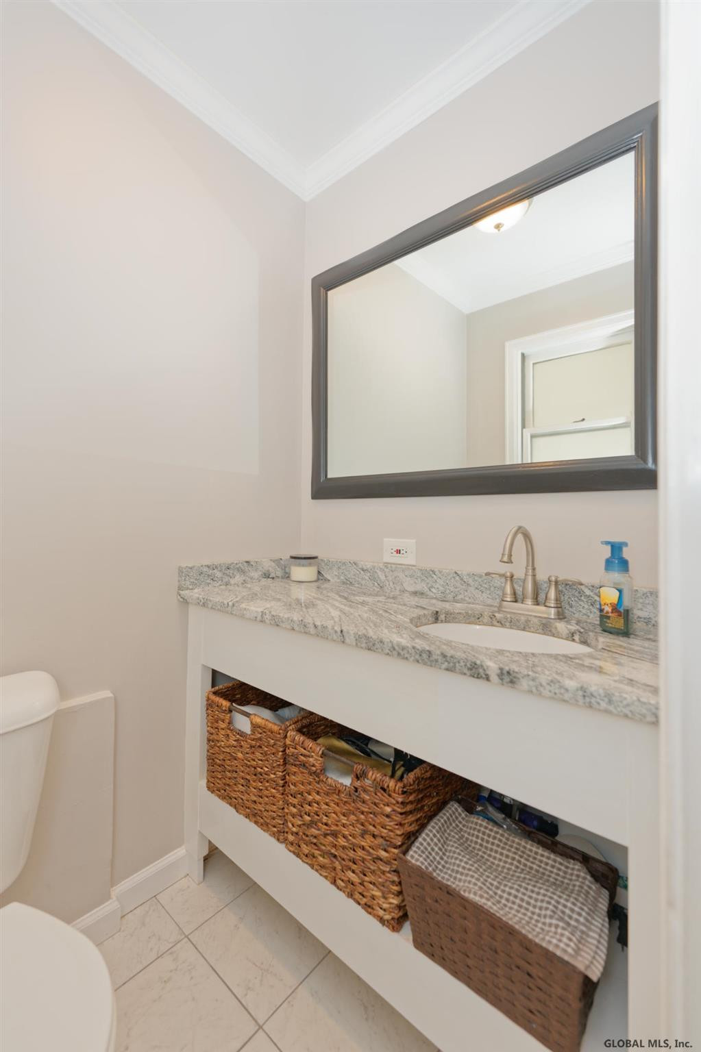 1043 Loudon Road Cohoes, NY 12047 - Photo 16 of 41 1/2 Bath - Master BRM