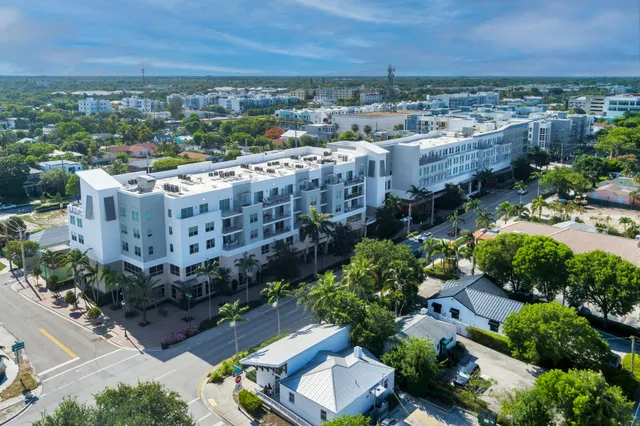 $7,500 | 236 Southeast 5th Avenue, Unit 301, Delray Beach, FL 33483