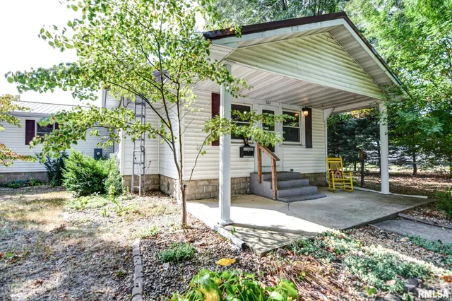 $239,900 | 507 North Spruce Street, Nokomis, IL 62075