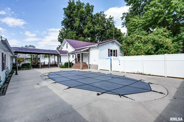 $239,900 | 507 North Spruce Street, Nokomis, IL 62075