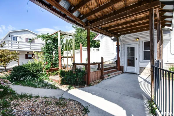 $209,900 | 507 North Spruce Street, Nokomis, IL 62075