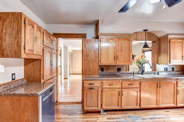 $239,900 | 507 North Spruce Street, Nokomis, IL 62075