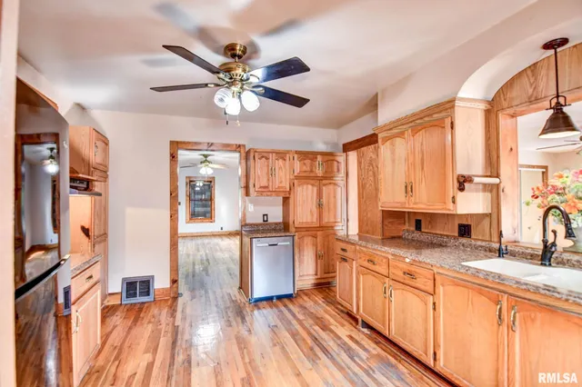 $239,900 | 507 North Spruce Street, Nokomis, IL 62075