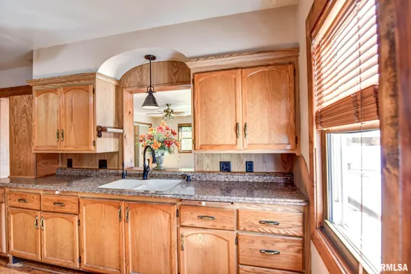 $209,900 | 507 North Spruce Street, Nokomis, IL 62075