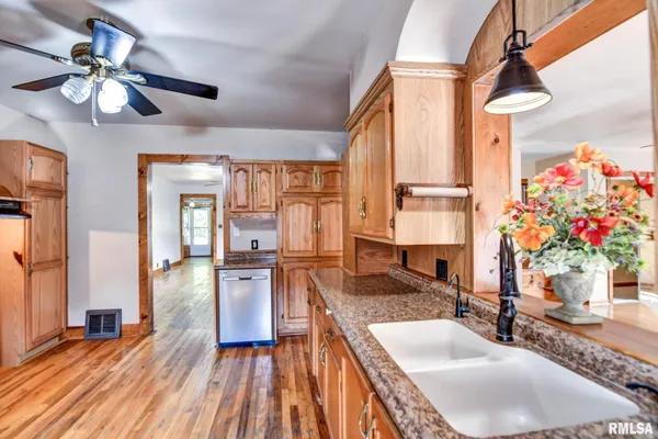 $209,900 | 507 North Spruce Street, Nokomis, IL 62075