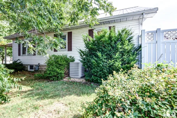 $209,900 | 507 North Spruce Street, Nokomis, IL 62075